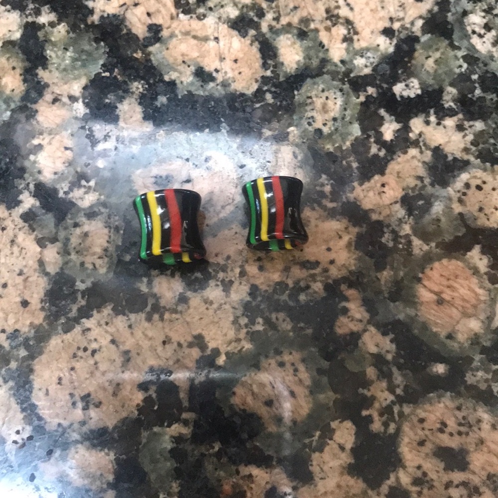 Small ear gauges